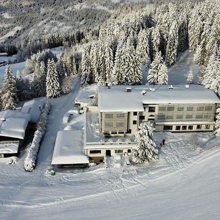 Hotel Alpenrose Treffen Exterior foto