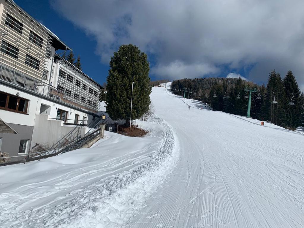 Hotel Alpenrose Treffen Exterior foto