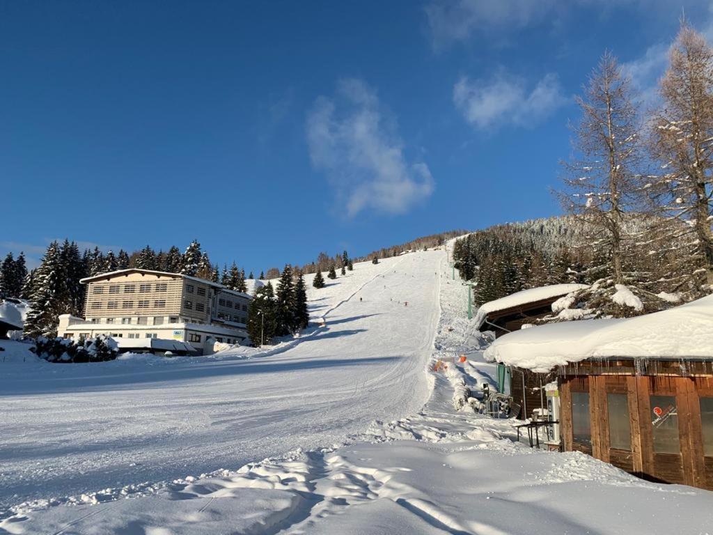 Hotel Alpenrose Treffen Exterior foto