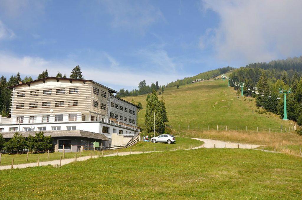 Hotel Alpenrose Treffen Exterior foto