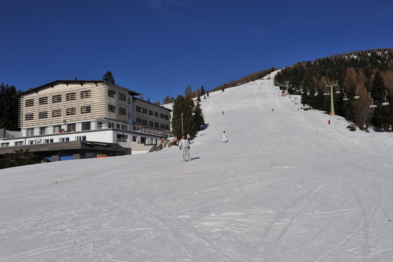 Hotel Alpenrose Treffen Exterior foto